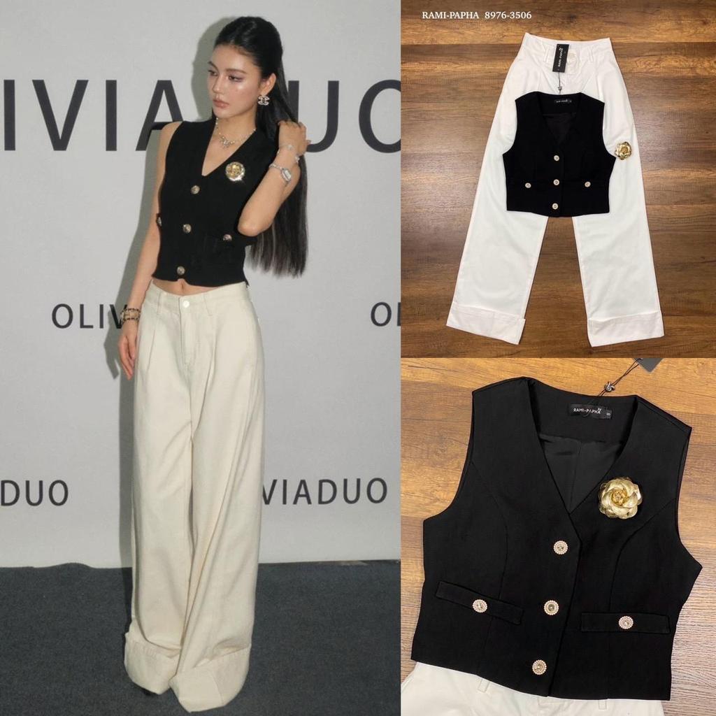 พร้อมส่ง เติม S-XL⚡️RM 8976 เสื้อสีดำ+กางเกงขายาวสีขาว+เข็มกลัดดอกคามิเลีย สวยหรูโดดเด่น