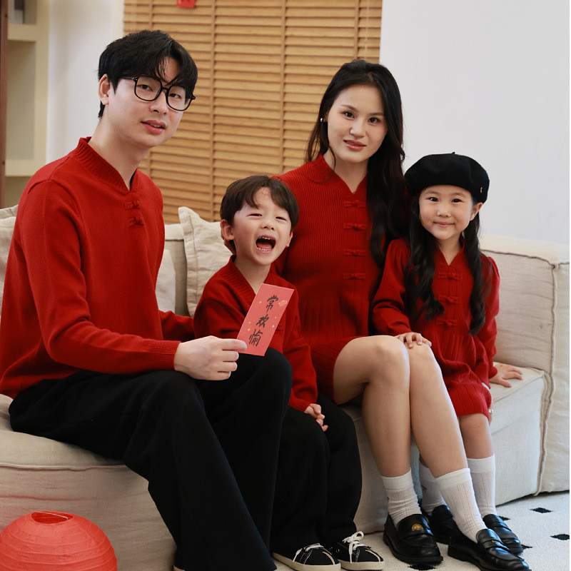 ชุดรูปตัวกสไตล์จีนสีแดง ดีไซน์แขนยาว สำหรับครอบครัว - รูปที่ 2