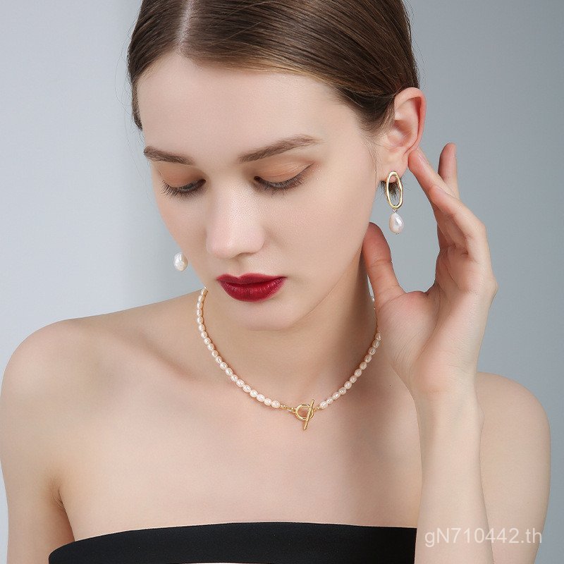 โซ่กระดูกไหปลาร้าการออกแบบมุกรู้สึกดีงามคอโซ่น้ําจืดอินแฟชั่นรู้สึก2022รูปแบบใหม่สร้อยคอหญิงที่สง่าง