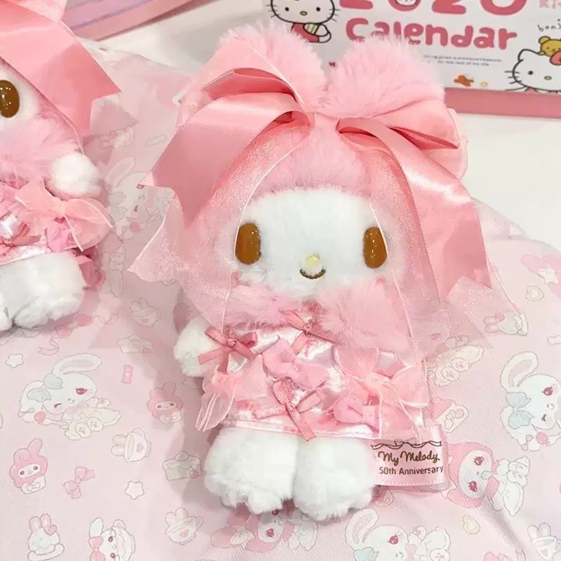 Sanrio 50Th Anniversary Bowknot My Melody Plushie ของเล่นน่ารัก Melody พวงกุญแจตุ๊กตากระเป๋าจี้เด็กของขวัญ ราคา ถูกที่สุด ดีลบีเคเค แกลเลอรีภาพที่ 4