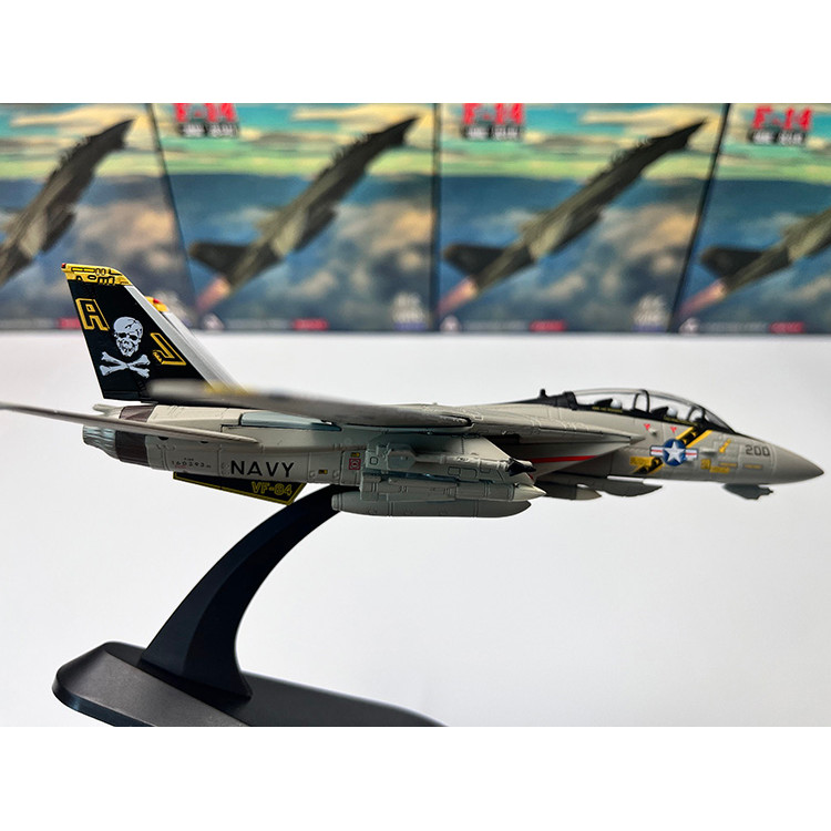 สําเร็จรูปรุ่น WLTK 1:100 F-14 F14 VF-31 Bombcat โมเดลเครื่องบินทหารลายปีกตัวแปร