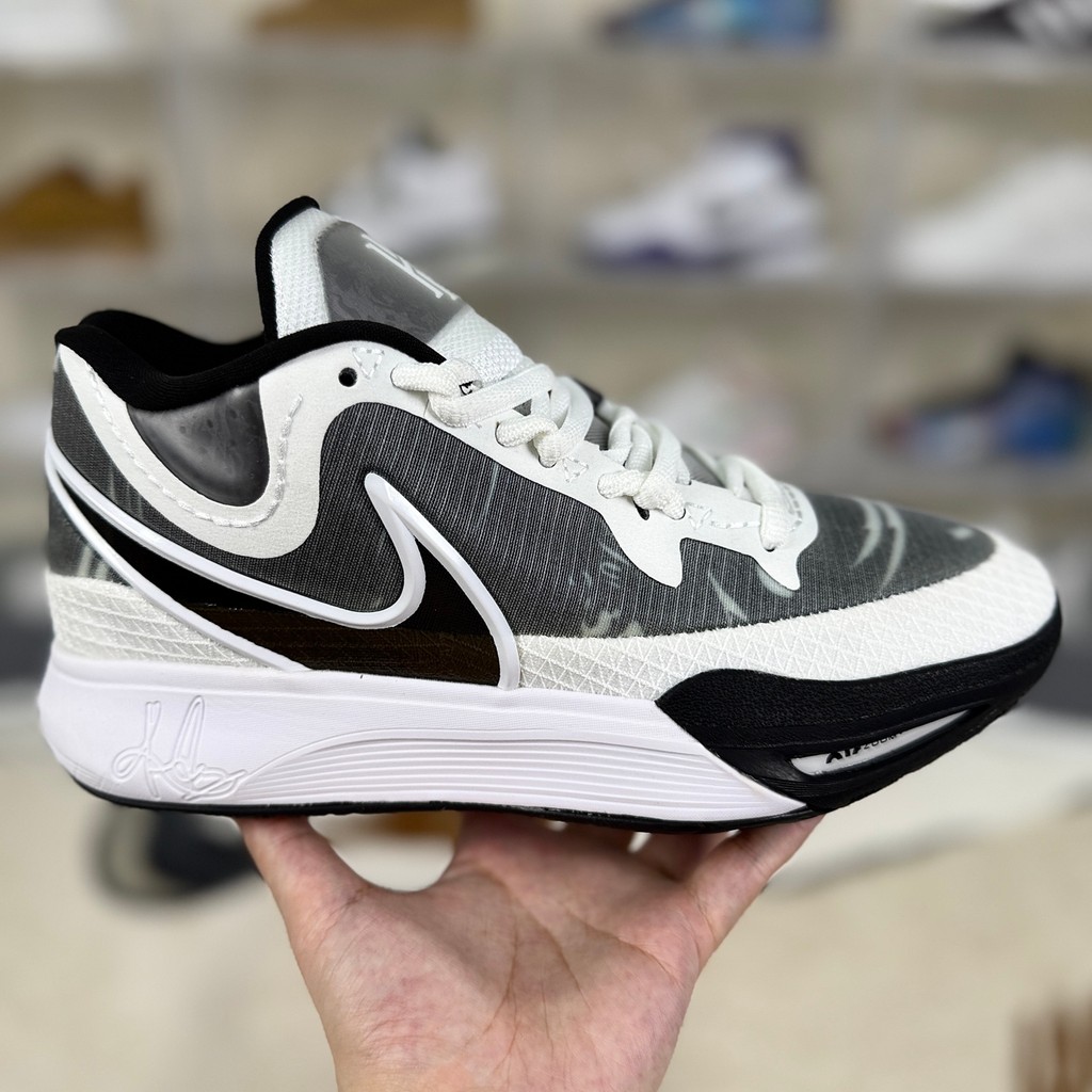 รองเท้าบาสเก็ตบอลKyrie 9 EP ใช้งานได้จริง