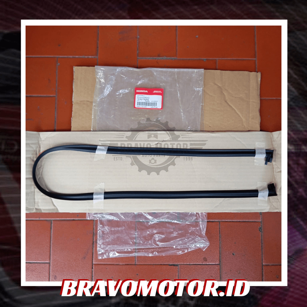 ต้นฉบับ 73150T7A ด้านหน้า MOLDING WINDSHIELD HRV RU1 HRV RU5