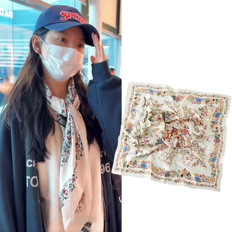 ผ้าพันคอไหมพิมพ์ลายผีเสื้อและดอกไม้ โดย Zhang Ruonan