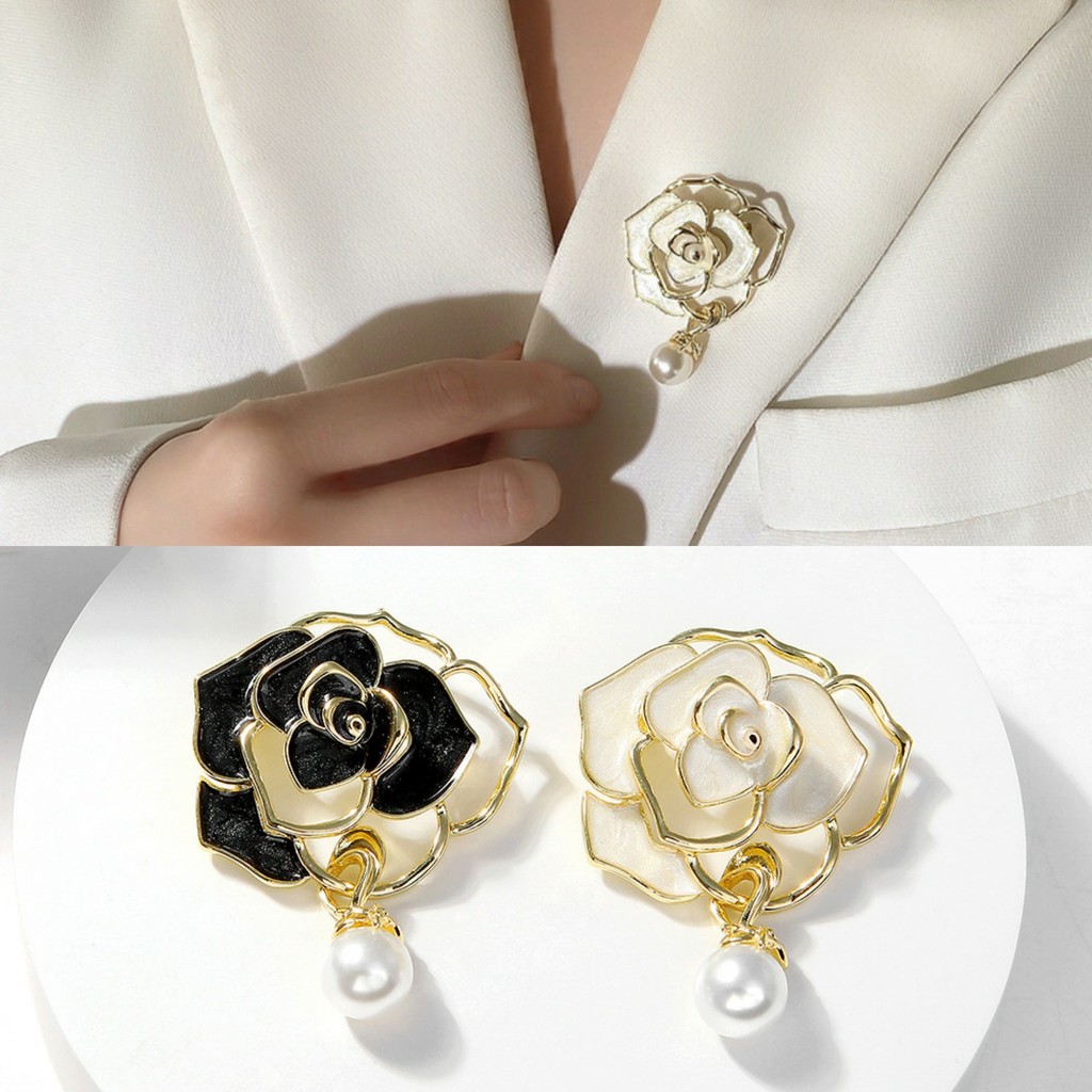 เข็มกลัดดอกคาเมลเลียแบบใหม่ที่หรูหราและมีคุณภาพสูงมีอารมณ์อินเทรนด์ระดับไฮเอนด์ชุดสูทอุปกรณ์เสริมเข็มกลัดติดหน้าอก