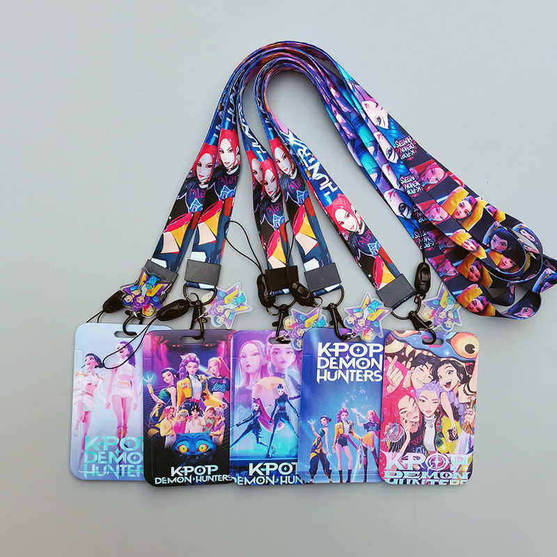 อะนิเมะ k-pop Witch Hunt Team Bus และเคสการ์ดรถไฟใต้ดินฝาครอบป้องกัน เชือกคล้องยาวน่ารักของนักเรียน