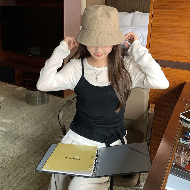 Paula พร้อมส่ง🌴เสื้อยืแขนยาวผู้หญิง🌴เสื้อ2ชิ้นติดกับดีไซน์โปว์ผูกเอว เสื้อครอปทรงเข้ารูป สีดำ คอกลม ลำลอง แฟชั่นผู้หญิ - รูปที่ 3