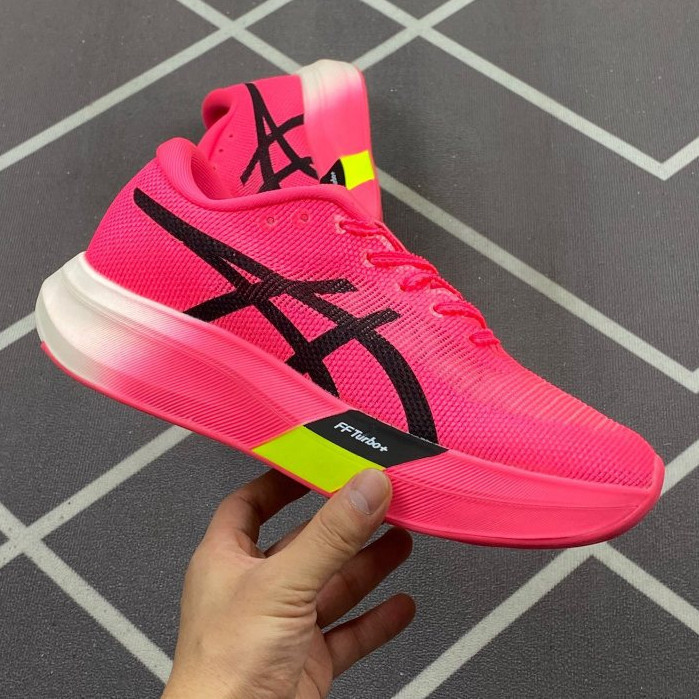 รองเท้าผ้าใบ Asics Meta Speed Sky สำหรับผู้ชายและผู้หญิง ออกแบบมาเพื่อความสะดวกสบายและการยึดเกาะที่ย