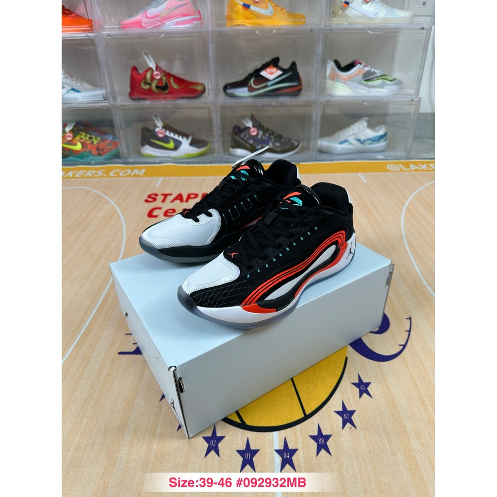 รองเท้าบาสเก็ตบอล Luka 4 สไตล์ดั้งเดิม สำหรับเล่นในร่ม