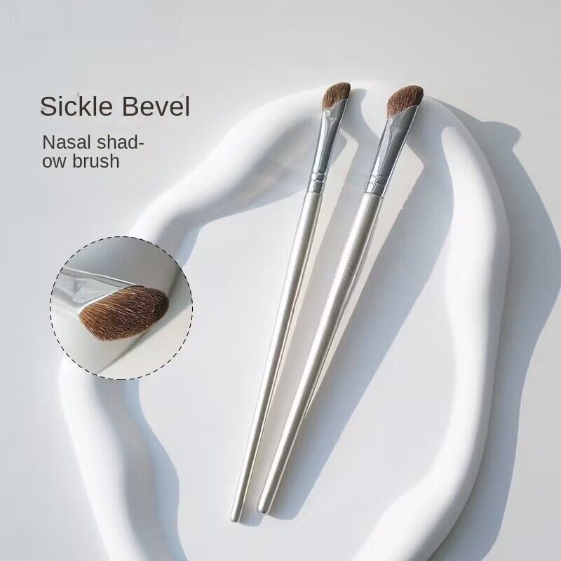 Sickle Nose Shadow Brush แปรงแต่งหน้าแปรงเงาจมูก Bevel Eye Detail Blending Brush แปรงแต่งหน้า