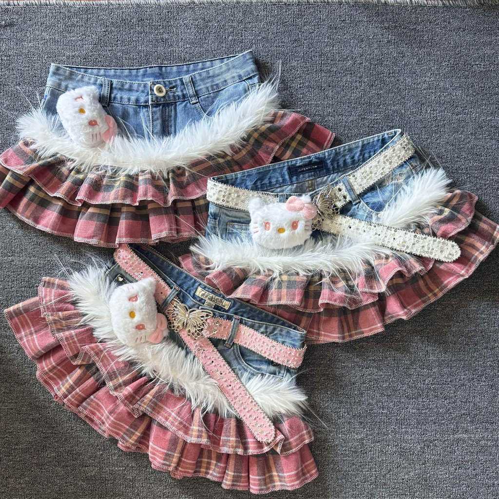 กระโปรงลายเช็คสีชมพู ดีไซน์ปักฝังลายเดนิม สาวหวานเซ็กซี่