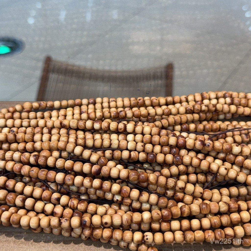 สร้อยคอ Taihang Wenwan ออกแบบคลาสสิกจากไม้Thuja มาพร้อมลูกปัดหลวมและโซ่ PM8U