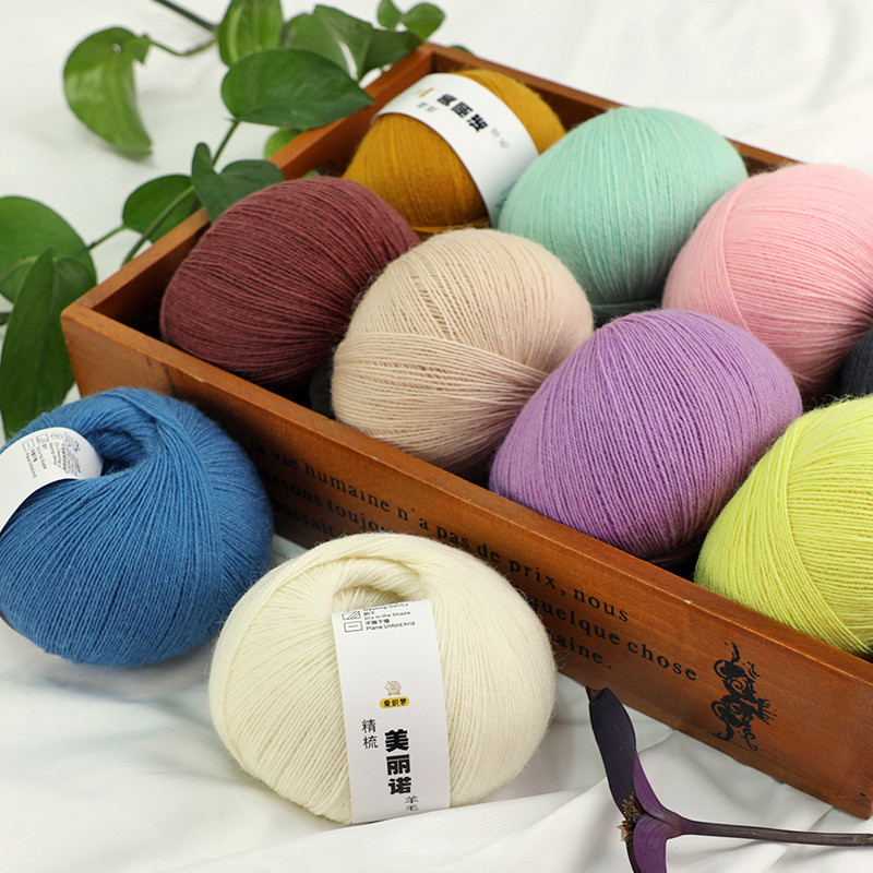 50g/ม้วนหวีขนาดกลาง Fine Merino เส้นด้ายขนสัตว์สําหรับทอมือ DIY ผ้าพันคอเสื้อกันหนาวเส้นด้ายแคชเมียร์