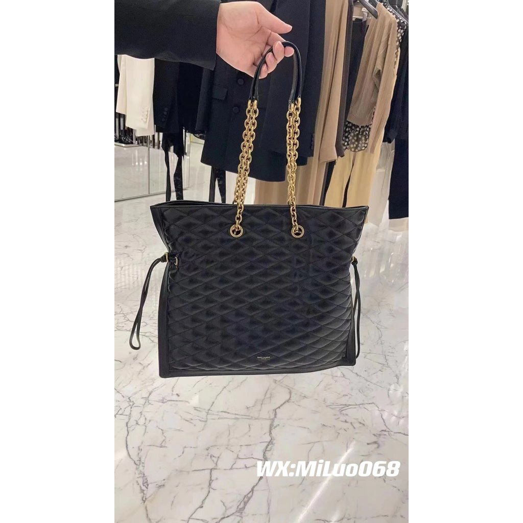 Loewe Saint 1 Week China 23 Spring Fashion Quilted Lambskin Drawstring Shoulder Bag Shopping Bag 742