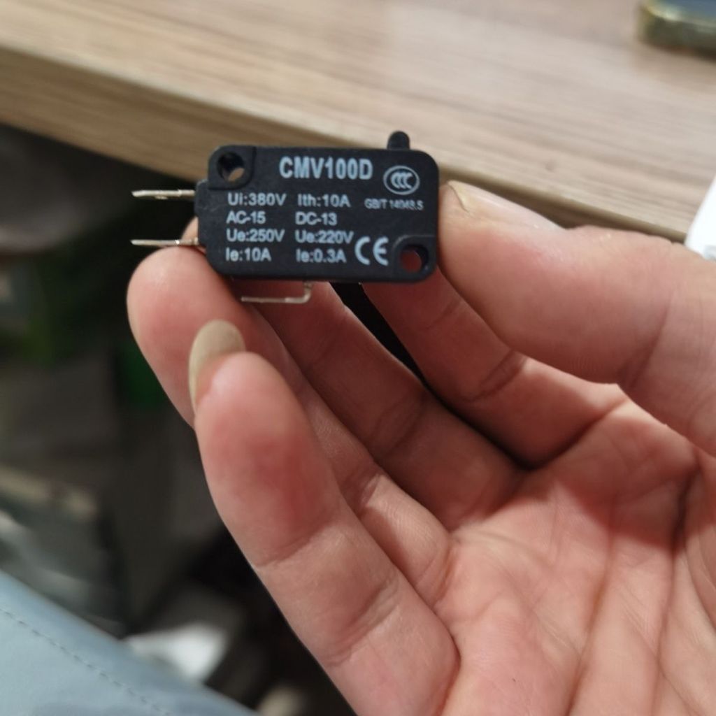 Changde CMV100D Micro Switch 1 เปิด 1 ปิด CS10N021C2 Contact 10A เปลี่ยน V156.105 D106D