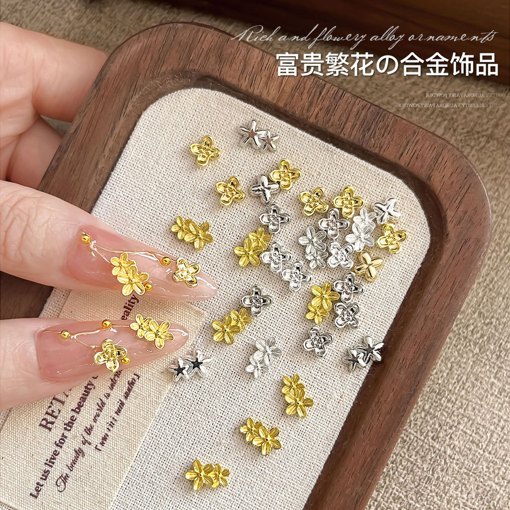 10ชิ้นชุดดอกไม้ที่อุดมไปด้วยอุปกรณ์แต่งเล็บที่สวยหรูแสงหรูหราสามมิติดอกไม้คู่โลหะผสมเล็บเพชรสวมใส่อุปกรณ์เล็