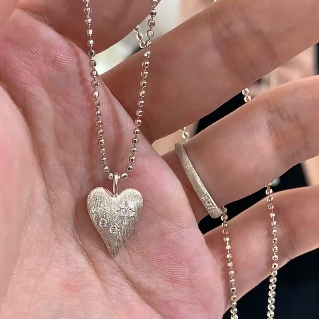 สร้อยคอ Le Viral Celestial Heart | จี้ Sparkle Brushed A Must-Have Icy Aesthetic