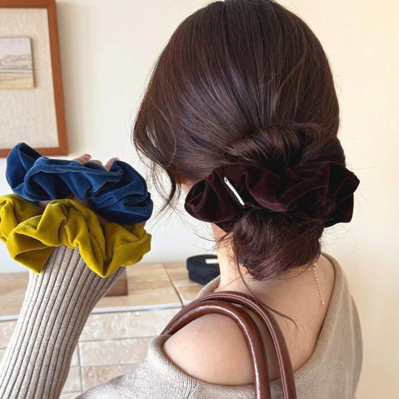 กำมะหยี่จีบสีทึบ สไตล์ย้อนยุค พร้อมใช้สำหรับผมหางม้าและผมเกล้า