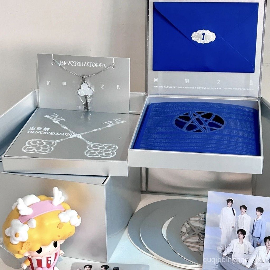 TNT สามอัลบั้มชั้นสามสมบัติเติบโตขึ้นอัลบั้ม Echo ช้อนกับสร้อยคอฟังก์ชั่น NFC พร้อมกระดาษเนื้อเพลงฟร