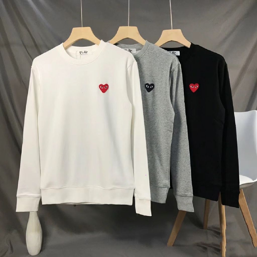C CDG PLAY ผ้าฝ้ายแท้ญี่ปุ่น Love Heart ปักพีชหัวใจรอบคอหลวมคู่ Street Wear