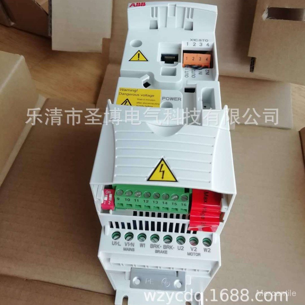จัดหา ABB ACS355-03E-05A6-4 อินเวอร์เตอร์ 2.2KW