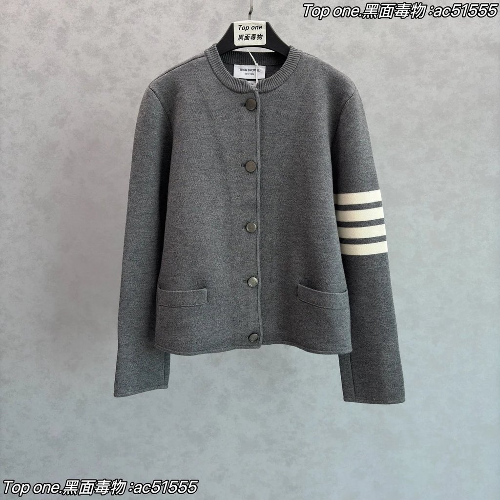 ป้ายเดิม 1: 1 T * B ชุดคอกลมปุ่ม Matchman สําหรับผู้หญิง Chanel Jacket