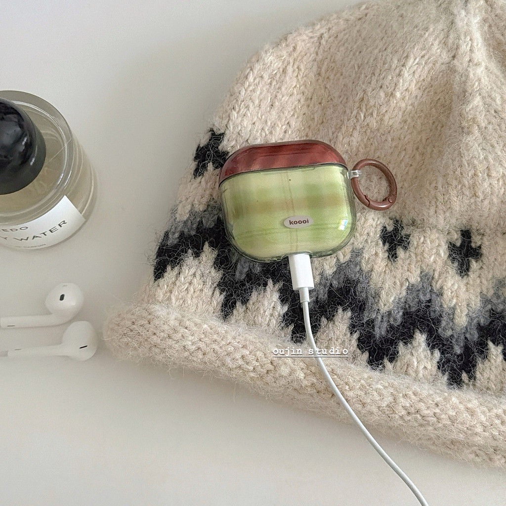 Niche Design ฤดูใบไม้ร่วงฤดูหนาวสีเขียวสีน้ําตาลลายสก๊อต AirPods pro เคสป้องกัน imd Soft Case airpods4/3 รุ่นชุดหูฟังไร้สายบลูทูธกรณี Creative แขวนแหวนบุคลิกภาพ High-End Feeling