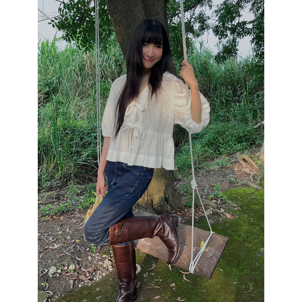 Bijou Top | เสื้อผูกโบว์ 3 ชั้น ลายตาราง แขนพองน่ารัก ใส่สบายแมทช์ง่าย!