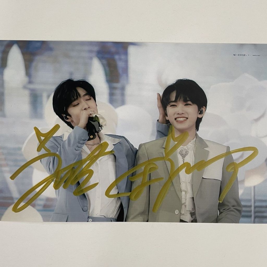 Liu Yaowen เพลง Yaxuan ลายเซ็นภาพ Wen Xuan ลายเซ็นภาพ 20 ซม.ลายเซ็นภาพ Times Youth League ลายเซ็น Li