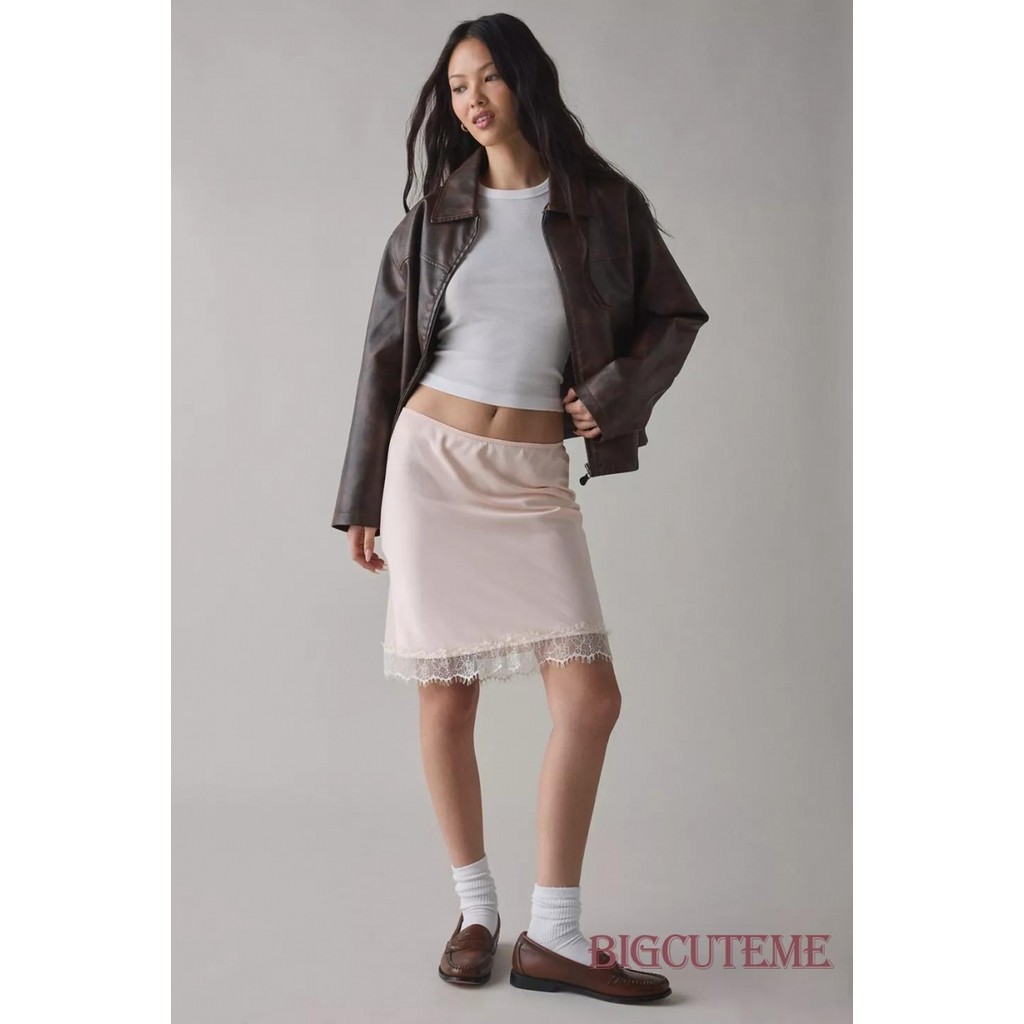 กระโปรง midi ผู้หญิง ลายลูกไม้ trim hem สไตล์ PARTY CLUBWEAR  MATERIAL SATIN