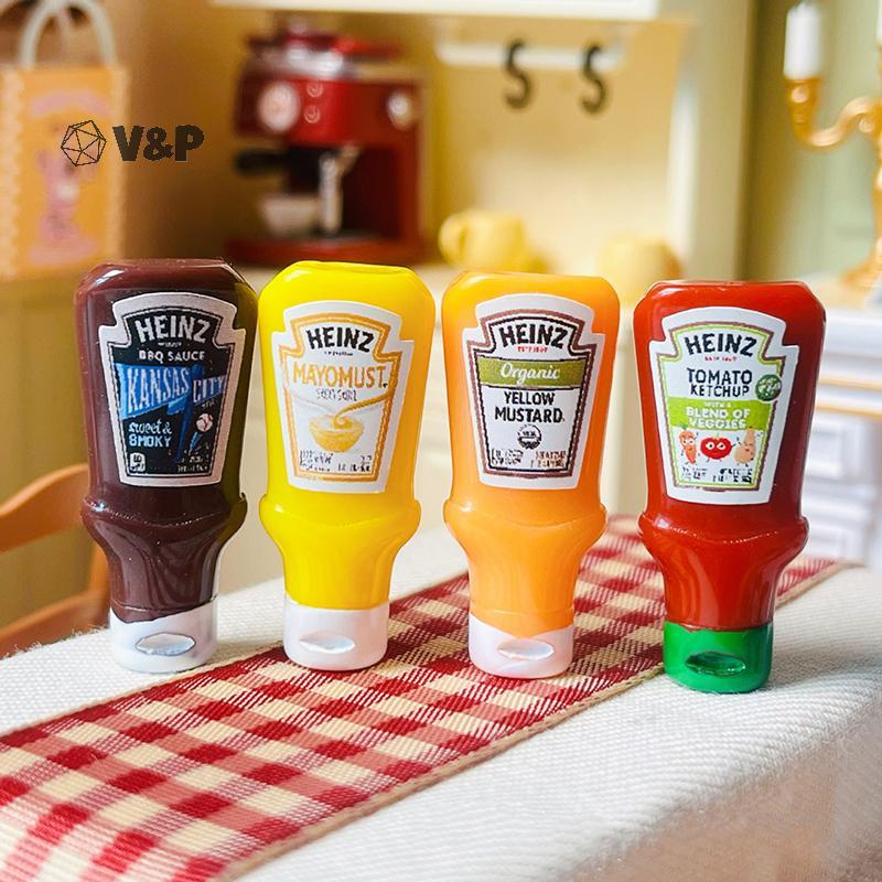 V & P 4 ชิ้น Dollhouse Miniature ซอสสตรอเบอร์รี่ Jam Jar อาหารห้องครัวอุปกรณ์เสริมสําหรับตุ๊กตาตกแต่