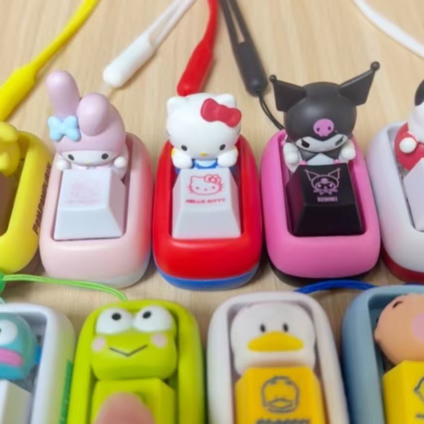 สินค้าใหม่พร้อมสต็อก Sanrio Hello Kitty Melody คีย์บอร์ดปุ่ม Decompression น่ารักการ์ตูน Keycap คีย์บอร์ด Universal20251106