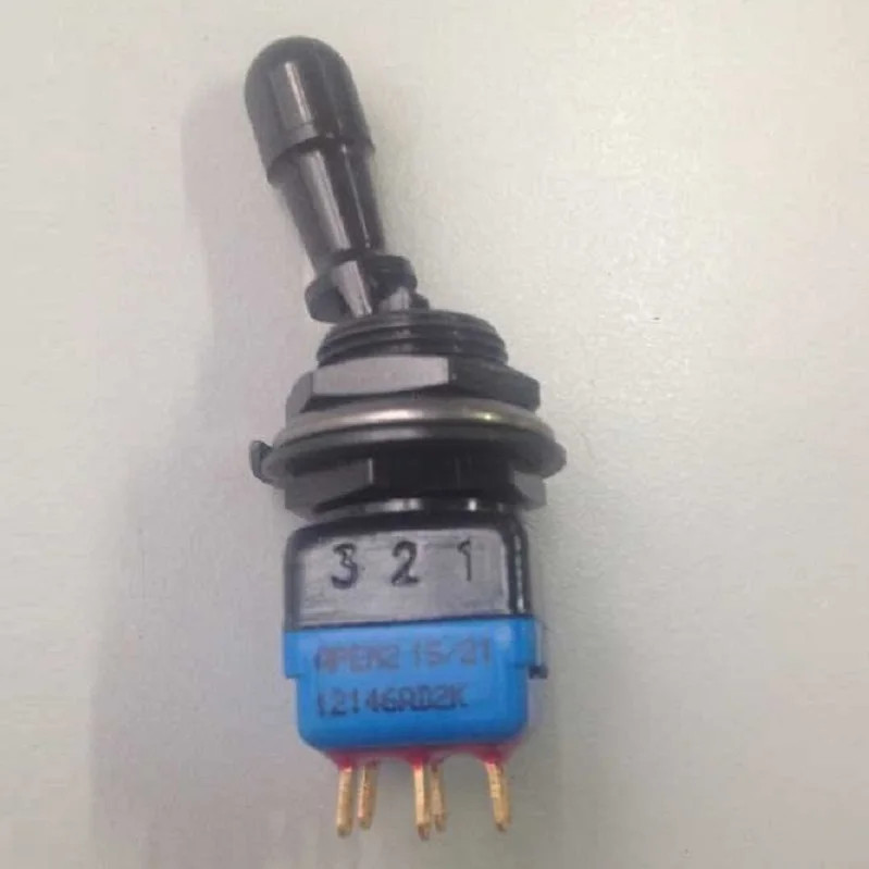 ของแท้ IDEC CECC ได้รับการอนุมัติ APEM Toggle Switch 12146AD2K