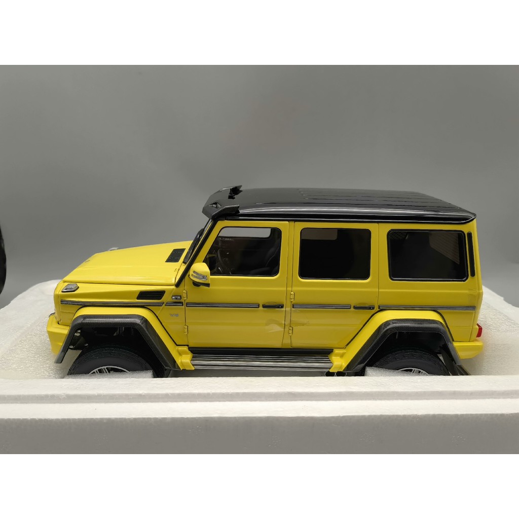 ALMOST REAL Like REAL 1/18 Benz G500 4 * 4 Square (สีเหลือง) รถจําลองโลหะผสม