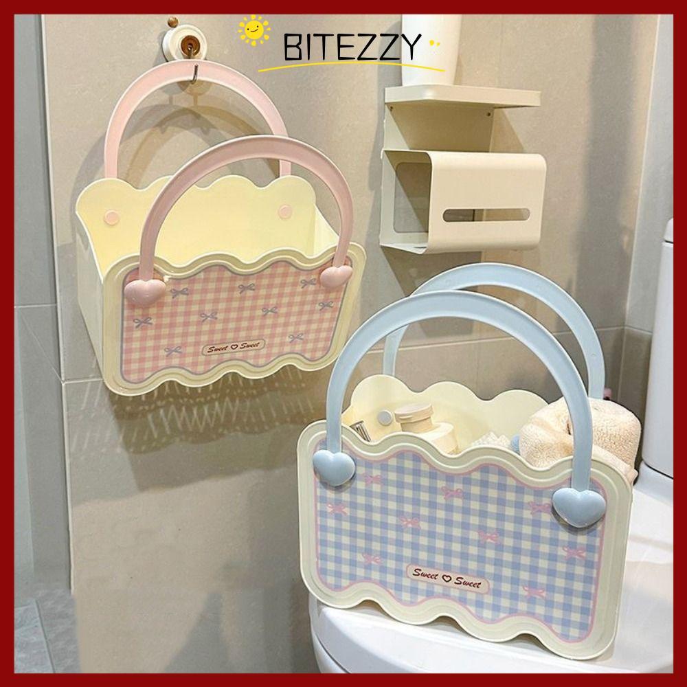 BITEZZY ตะกร้าอาบน้ําแบบพกพา, ตะกร้าอาบน้ําแบบวางซ้อนกันได้ในครัวเรือน, ความจุขนาดใหญ่หัวใจหวานประหยัดพื้นที่ระบายน้ําตะกร้าเครื่องแป้ง