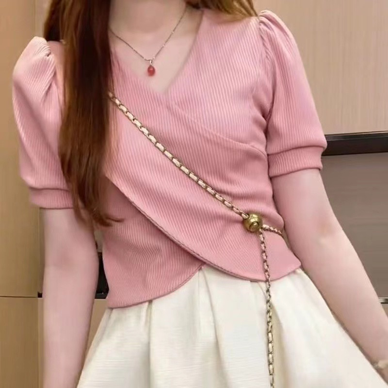 ความรู้สึกการออกแบบ All-Match อารมณ์ v คอแขนสั้นเสื้อยืดผู้หญิงฤดูร้อนขนาดเล็กเกาหลีรุ่น Cross สั้นส