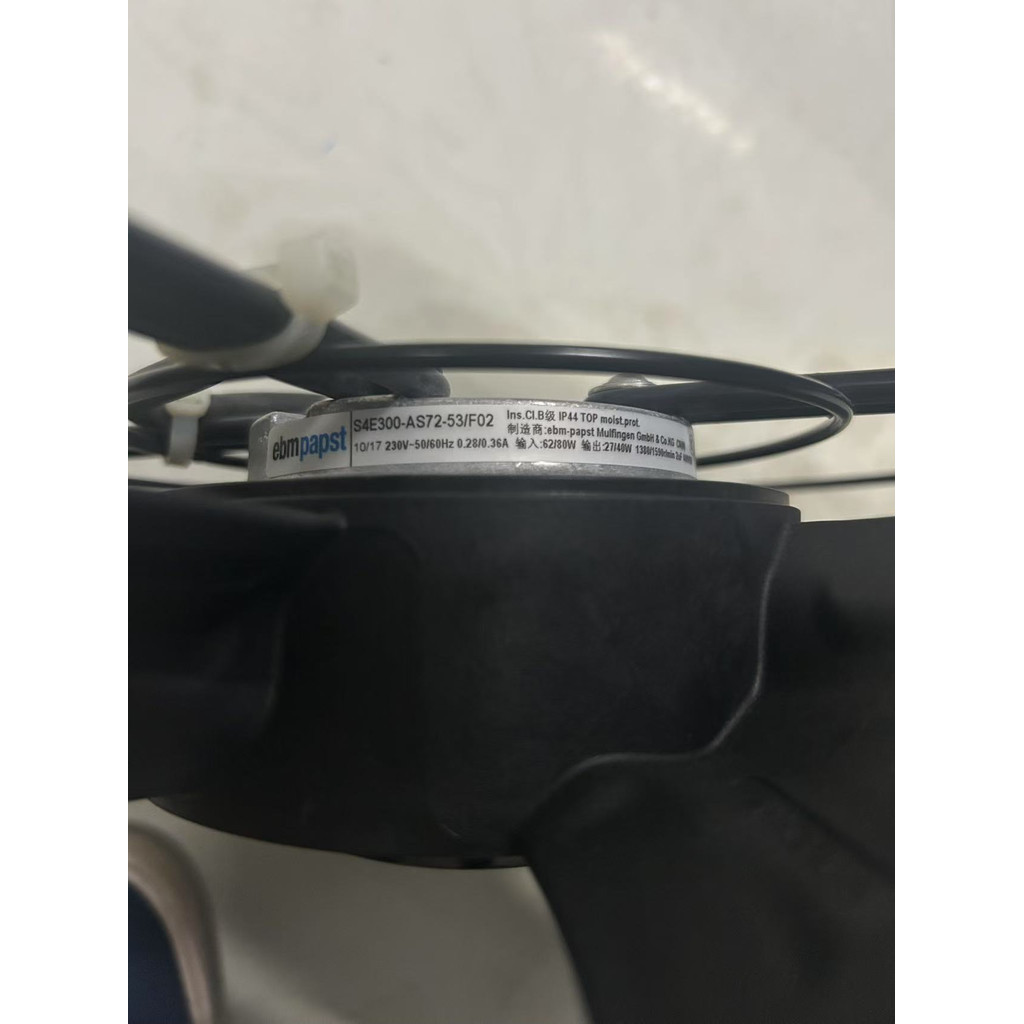 [Radiator] S4E300-AS72-53/F02M4E068-CF A4E300-AS72-53/C01 230V0.28/0.36