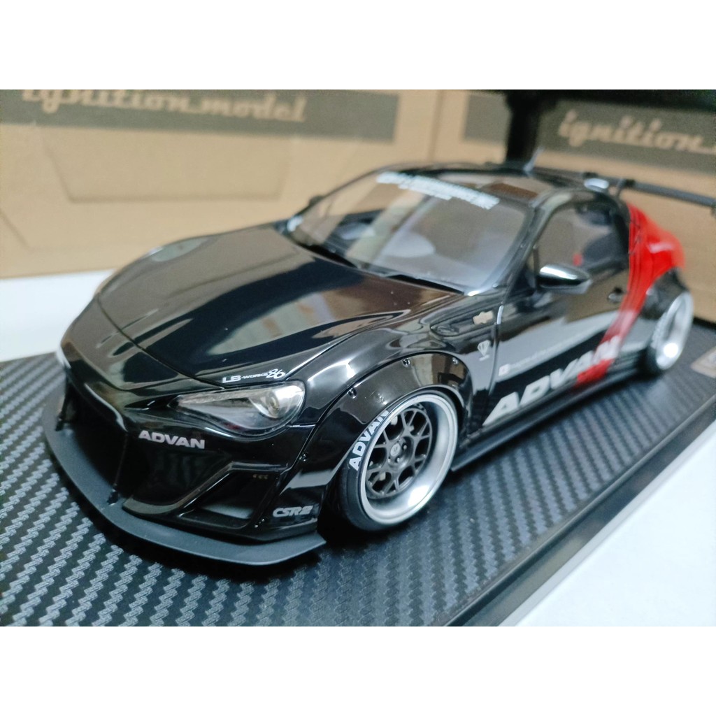 IG 1 18 Toyota Wide Body ดัดแปลงรถสปอร์ตรุ่น LBWK Toyota 86 ZN6 ver.1 สีแดงสีดํา