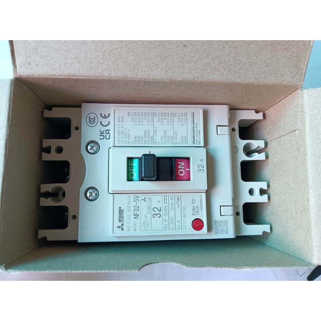 เซอร์กิตเบรกเกอร์เคสพลาสติก Mitsubishi ของแท้ใหม่เอี่ยม NF32-SV 3P32A