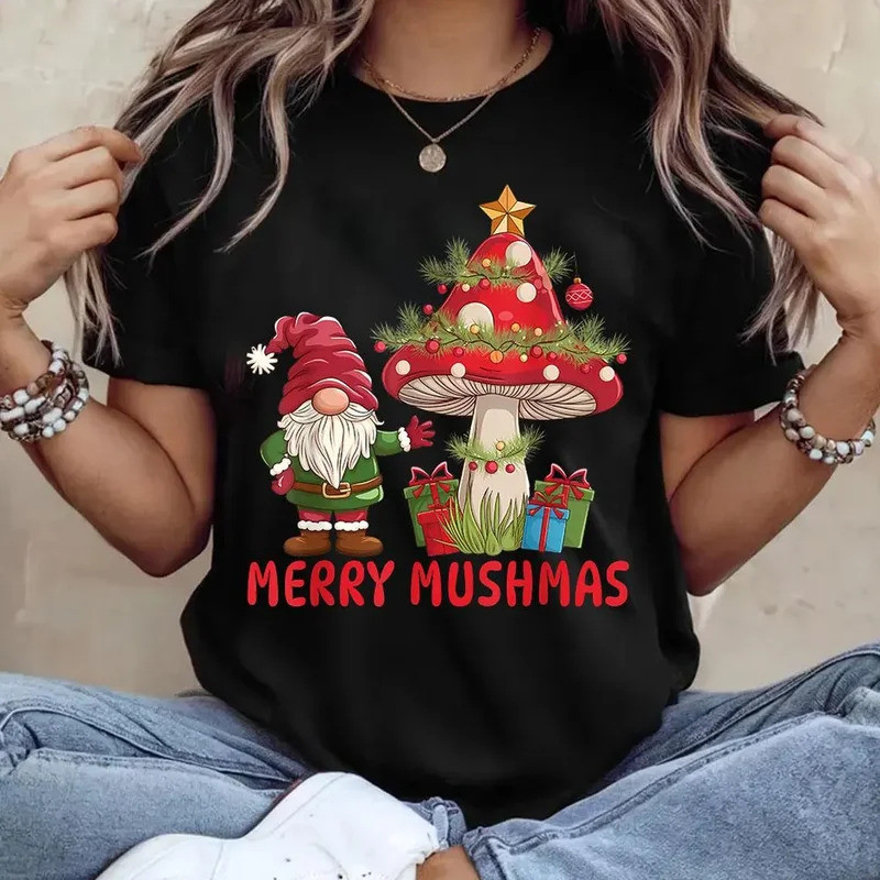 สตรีคริสต์มาส Gnome กราฟิกเสื้อยืดแขนสั้นรอบคอ Casual Top Washable Holiday Party Tee สําหรับผู้หญิง,