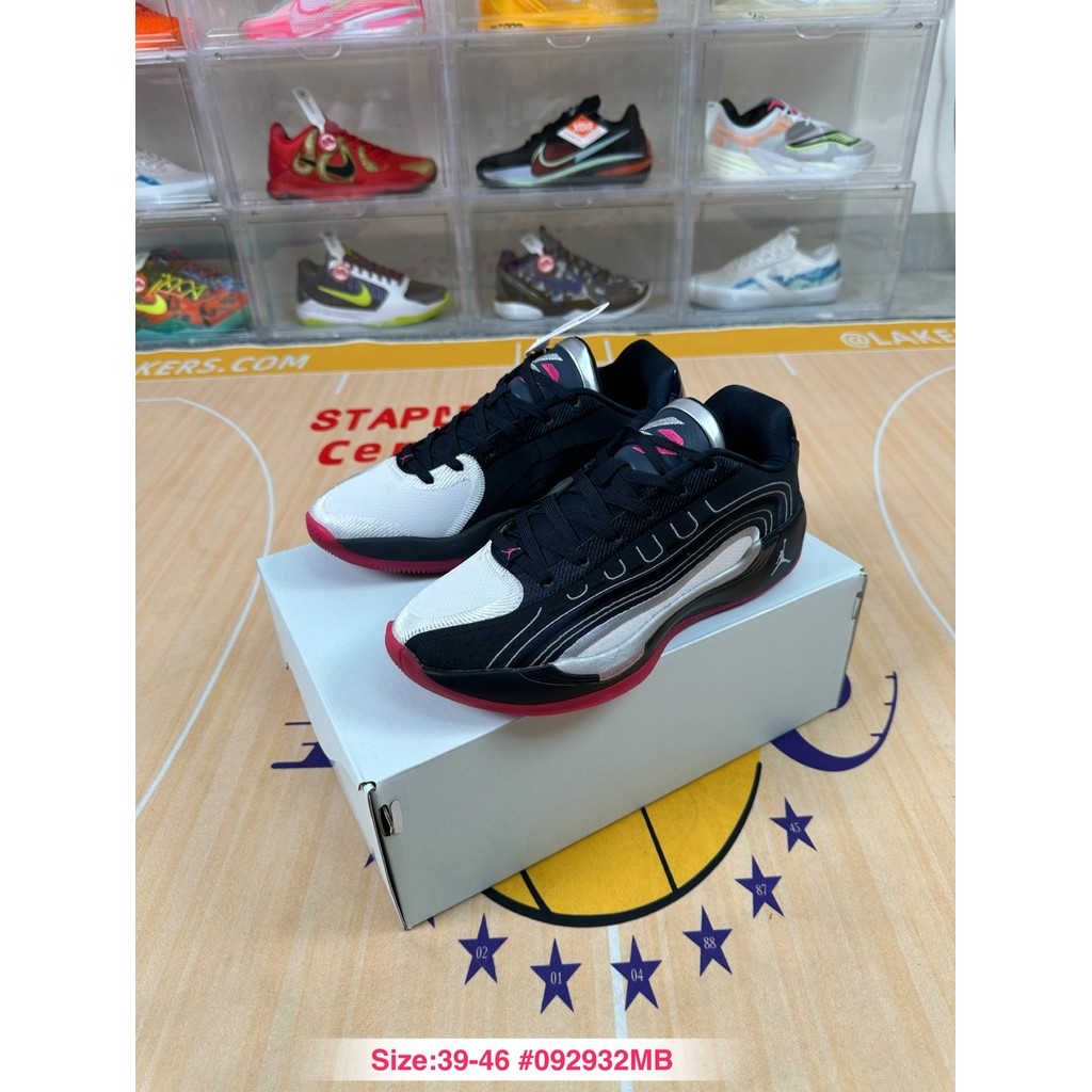 รองเท้าบาสเก็ตบอล Luka 4 แบบคลาสสิก สำหรับเล่นภายในสนาม