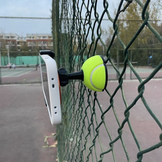 ที่วางโทรศัพท์สนามเทนนิส, ที่วางโทรศัพท์สไตล์เทนนิสที่มีเสถี…