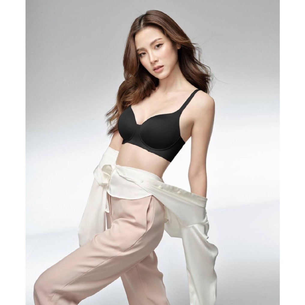 SABINA เต้าลึก เต้าใหญ่ BRALESS เสื้อชั้นในไม่มีโครง Seamless Fit รุ่น Perfect Bra รหัส SBXD97202