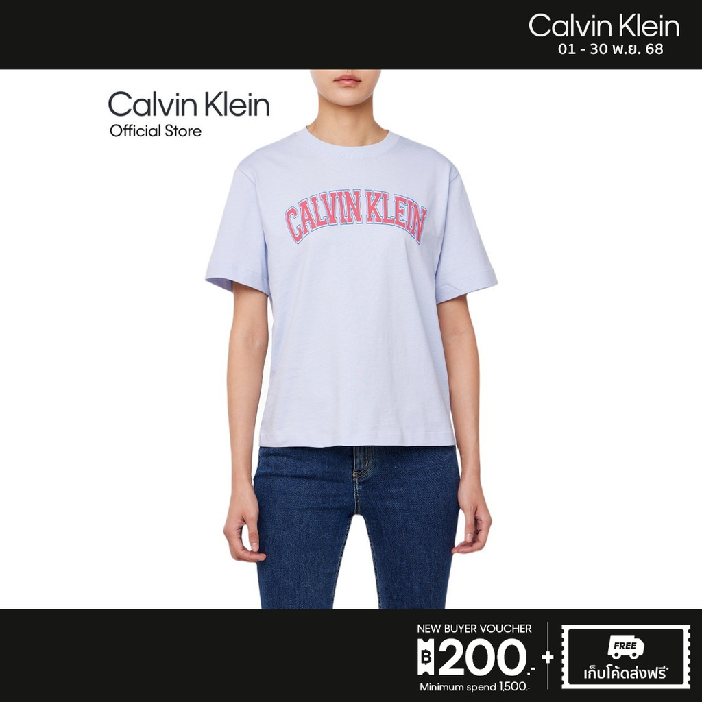CALVIN KLEIN เสื้อยืดคอกลมแขนสั้นผู้หญิง Boxy Varsity Logo T-Shirt ทรง Boxy รุ่น 47B822G P46 - สี Li