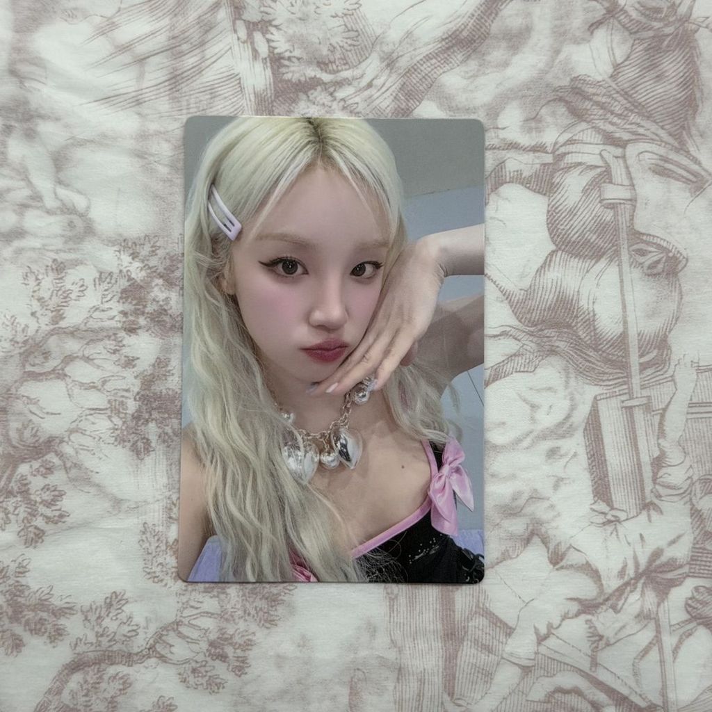 Song Yuqi solo2 การ์ดเล็ก Yuqi qi lo2 สีบลอนด์ฉี