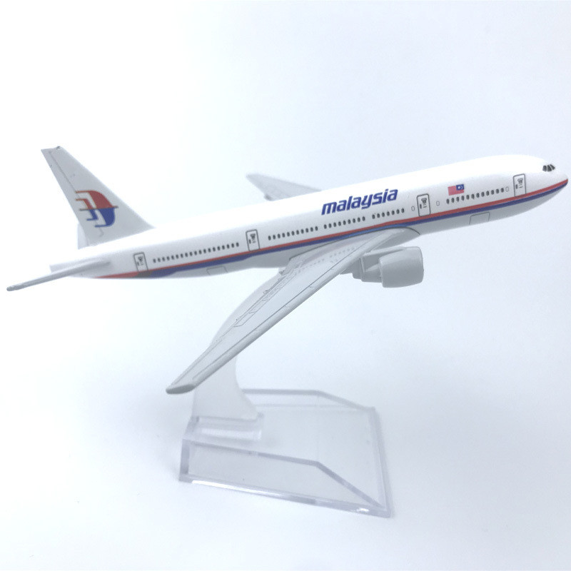 [คลังสินค้าพร้อม] Collection Model 16CM Alloy Airplane Model Malaysia Airlines Boeing 777 Airlines G