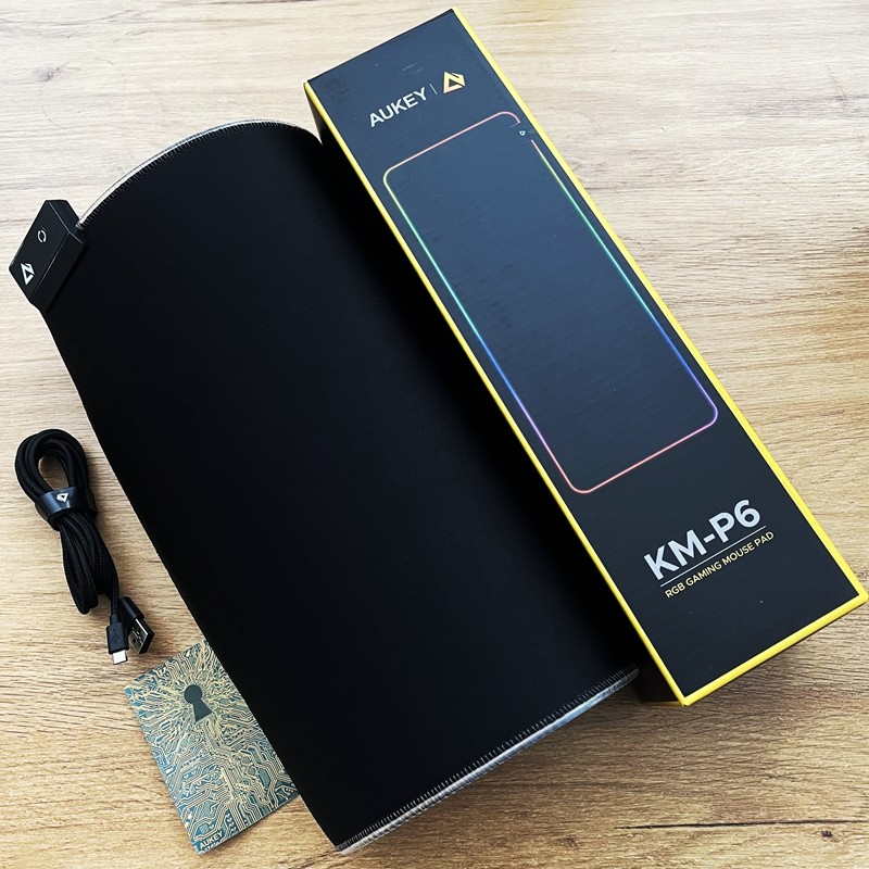 AUKEY AUKEY AUKEY RGB Phantom แผ่นรองเมาส์เกมเอฟเฟกต์แสงต่างๆขยายแผ่นรองแป้นพิมพ์ยางกันลื่นขนาดใหญ่