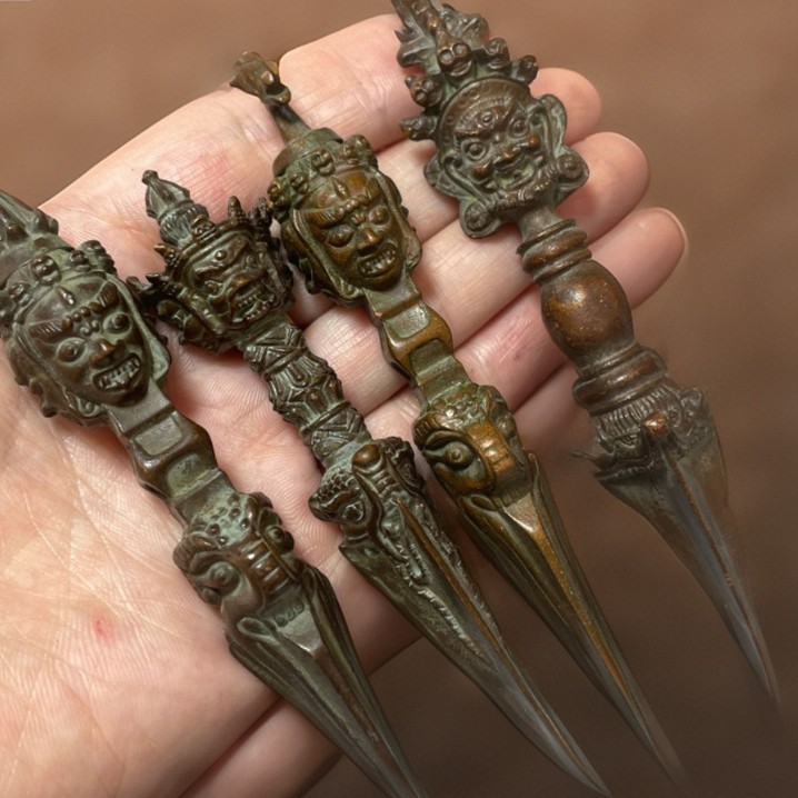 Jade Star Bronze Ware เนปาลทิเบต Vajra สามด้าน Puba Vajra Vajra Demon Pestle