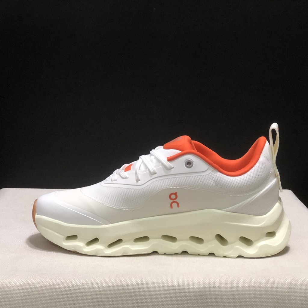 รองเท้าวิ่ง Cloud Tilt 2.0 Unisex สีขาว มีตาข่ายระบายอากาศHN1N 5ICM