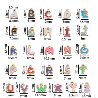 จี้ตัวอักษรสีสัน 50-100 ชิ้น สุ่มตัวอักษร A-Z ทำเครื่องประดับเองได้ ใช้ทำต่างหู สร้อยข้อมือ สร้อยคอ